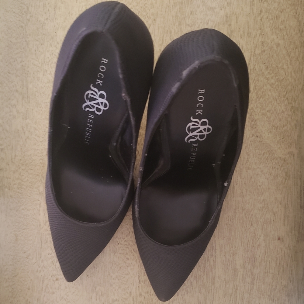 Stepping Out - Picture 5 of 7